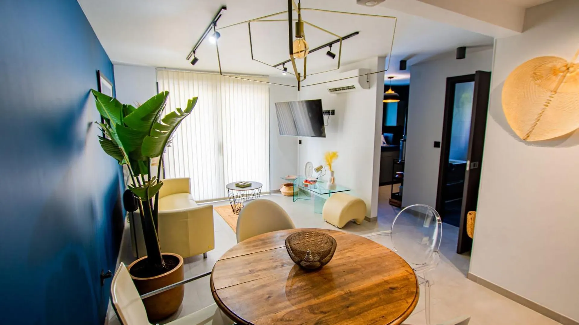 Appartement De Caractere Avec Jacuzzi Frejus Apartment